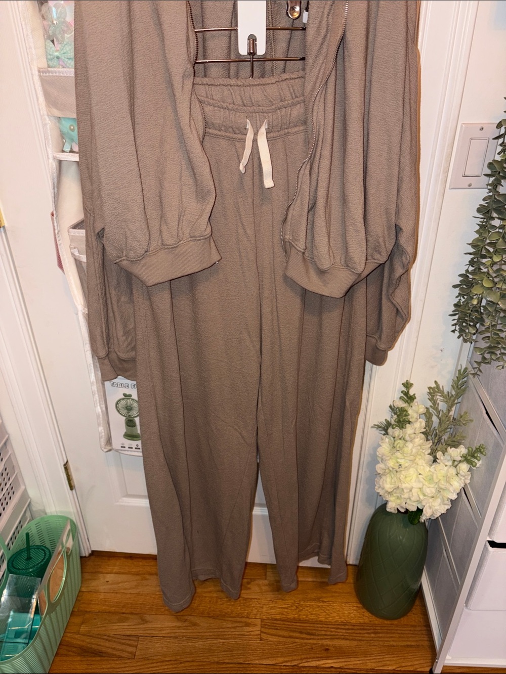 aerie Taupe Hooded Zip sweatsuit - Picture 3 of 5